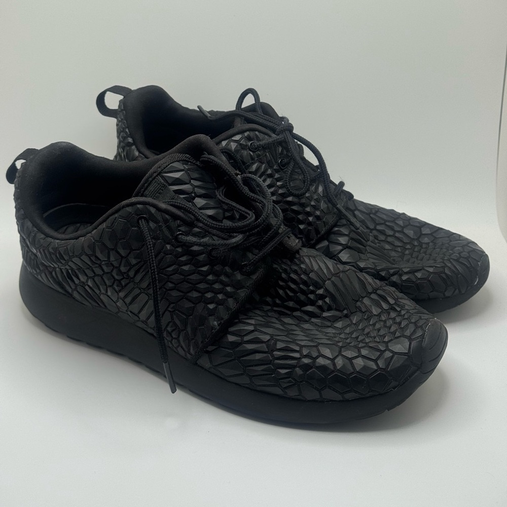 NIKE Roshe One DMB “Triple Black” Women’s Sneakers Size 8 – Rare Edition - Picture 3 of 8